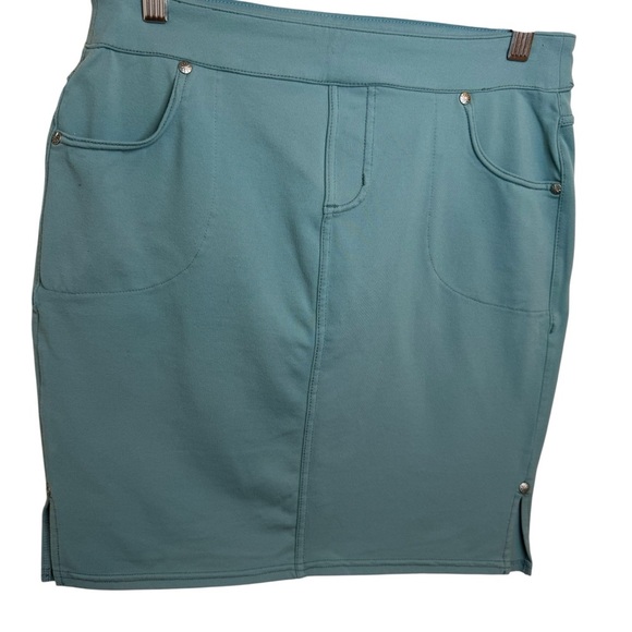 Athleta | Green Bettina Classic Pull-On Athleisure Skirt - Picture 1 of 8